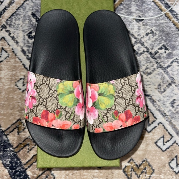 Crocsâ¢ And Baya Flip Flop in Candy Pink (Pink) - Lyst